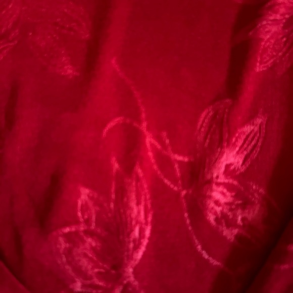 Western Connection red long sleeve top with slightly raised floral stitch - Picture 2 of 5